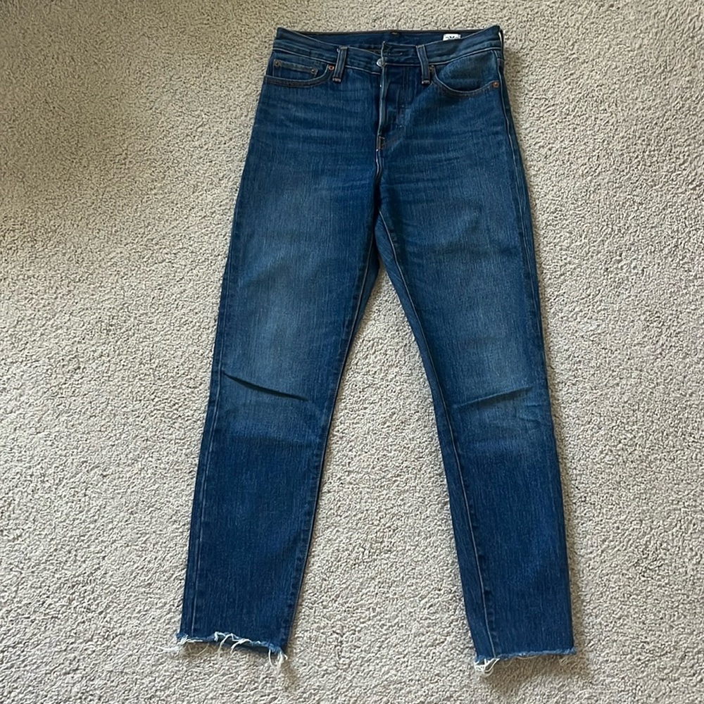 Levi’s Wedgie Straight Crop Jeans with Frayed Hem